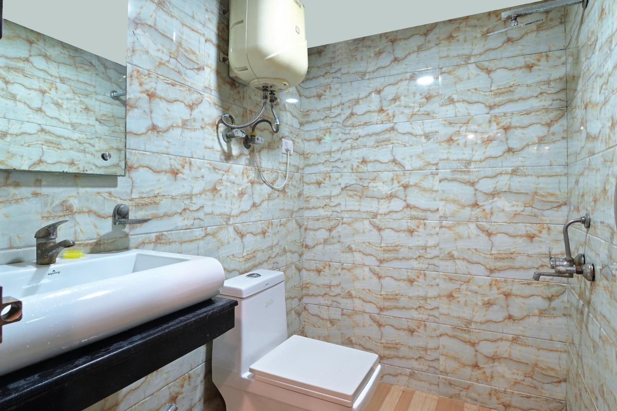 Hotel Glow Inn Paharganj-3 Mins Walk From New Delhi Railway Station Exteriér fotografie